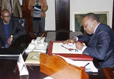 Uhuru signs Bill to disburse Sh190b to counties