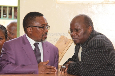 Angry crowd heckles Pastor Ng'ang'a outside Limuru law courts