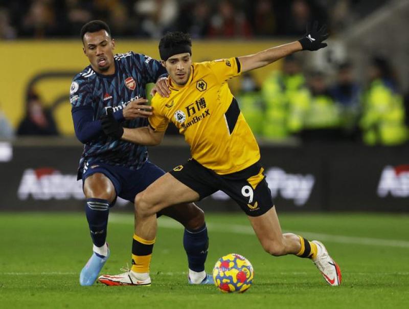 Arsenal go fifth after Gabriel seals win at Wolves 