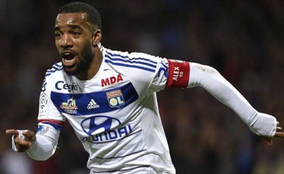 Arsenal hold Alexandre Lacazette talks