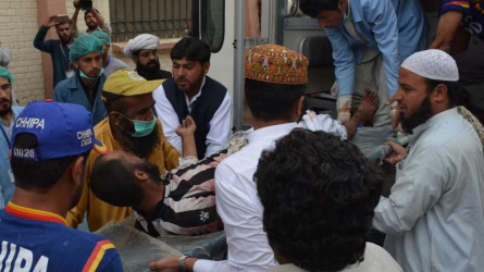 Bomb kills 25 in Pakistan