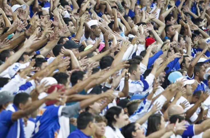 Cruzeiro fans protest against new owner Ronaldo 