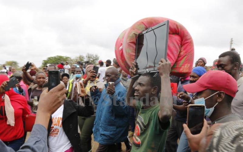 Drama at Kabati Market as suspected thieves return stolen goods