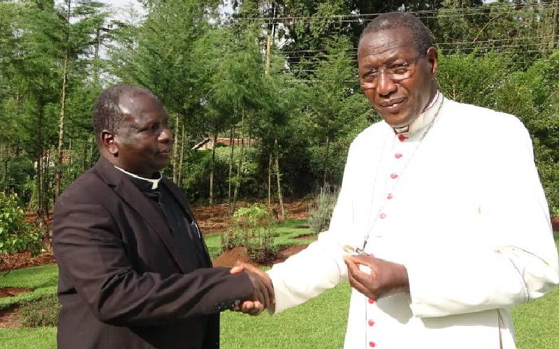 Priest forced to apologise for endorsing Sossion