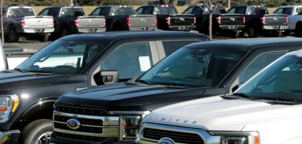 GM, Ford cutting more production due to chip shortage
