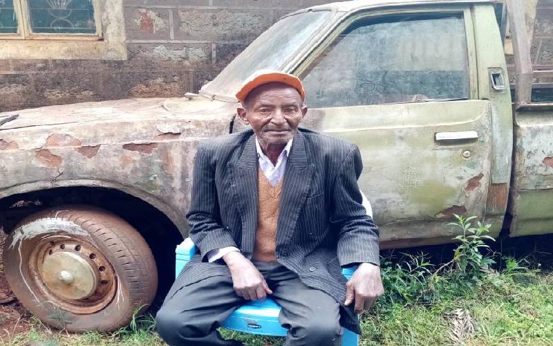 I drank muratina with Uhuru in a mud hut - former chief