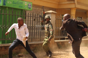 Kidero, Khalwale supporters clash outside court