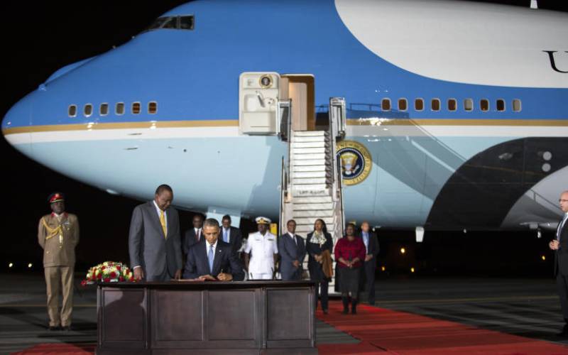Obama arrives in Kenya (2015) to attend the... 