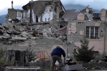 Number of dead in Italy quake climbs, first funerals to be held