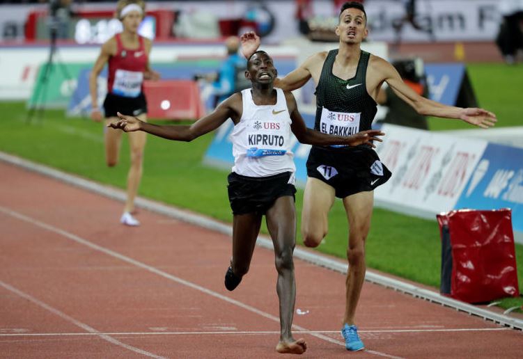 How Conseslus Kipruto found a way to retain his crown with just one shoe 