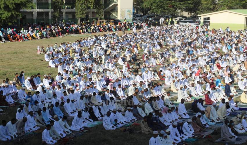 Muslim faithful mark Eid Ul Fitr in Mombasa 