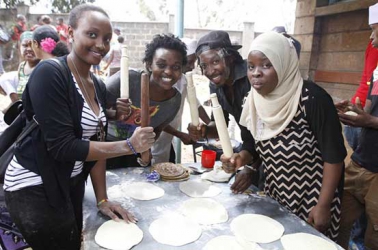 Volunteers give Nairobi street families a rare treat