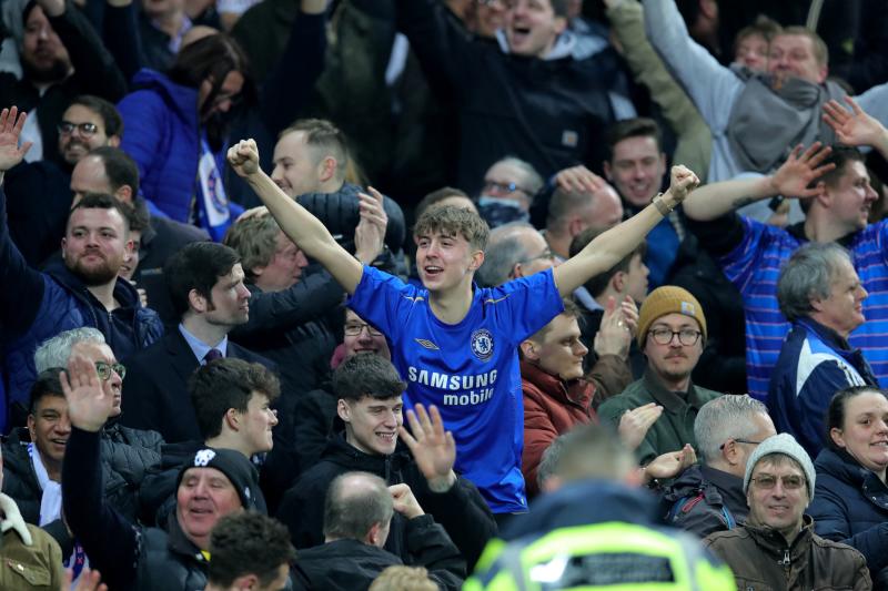 Worried Chelsea fans look to brighter future