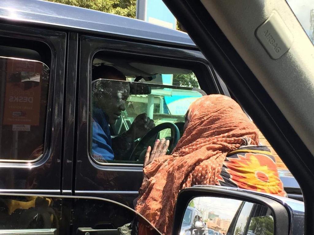Photo of man who resembles President Uhuru Kenyatta driving himself goes  viral - The Standard
