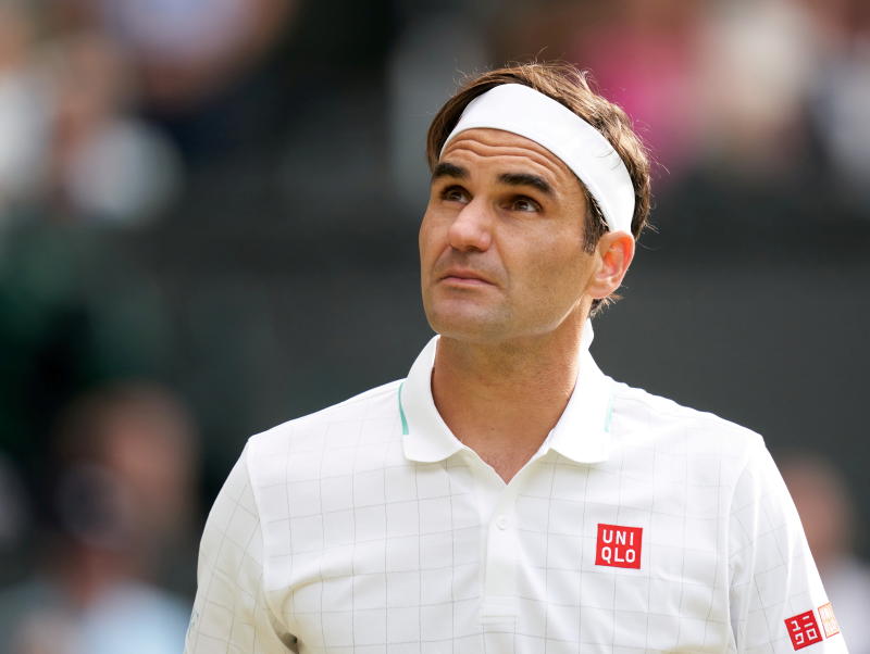Federer to have knee surgery, has 'glimmer of hope' for return