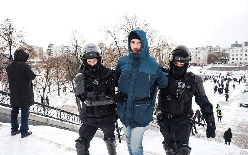 Lebih dari 4.300 ditahan di protes anti-perang di Rusia