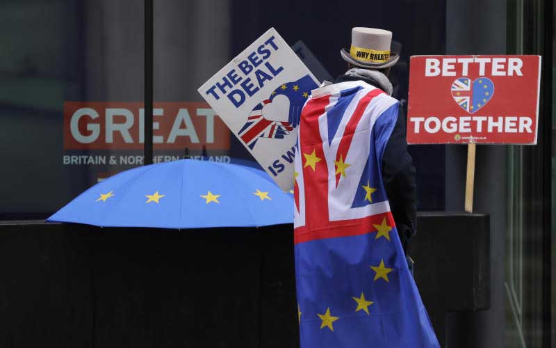 'On a knife edge': Britain and EU in last-ditch trade talks