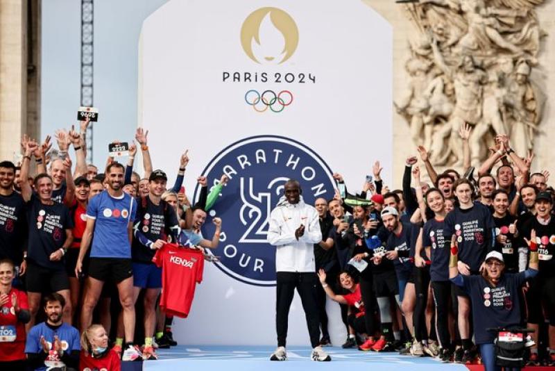 Over 1,000 runners secure their in Paris 2024’s mass-participation marathon after holding off Kipchoge