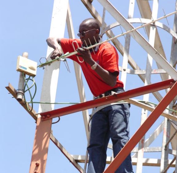 Regulator clashes with Safaricom over frequency law