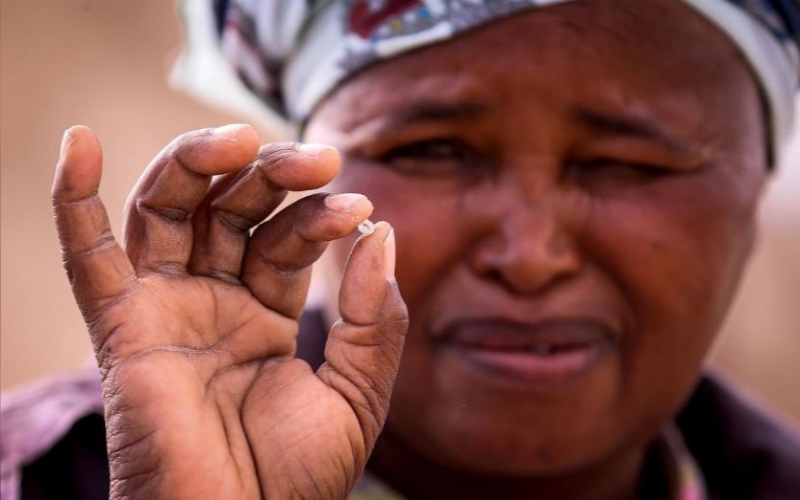 In Kimberley, the world's diamond capital, illicit mining fight flounders