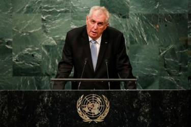 Czech president denies scrapping Holocaust survivor medal