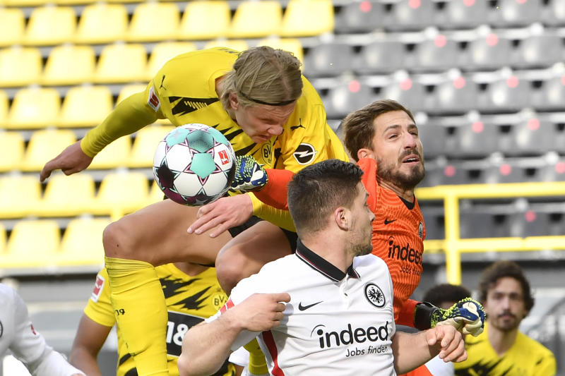 Eintracht win at Dortmund to boost Champions League hopes