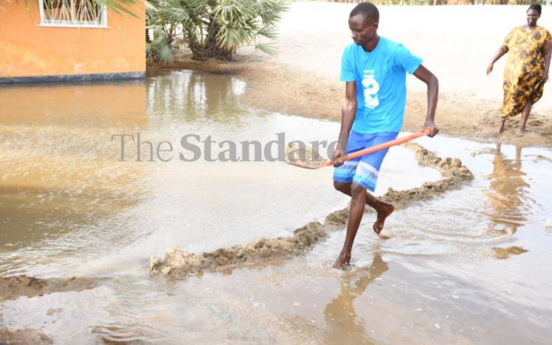 Hoteliers count losses as Lake Turkana swells