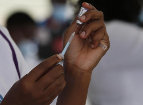 Kenya vaccinates over 50,000 people in a day
