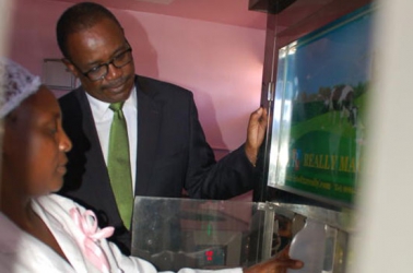 Kidero pledges Sh200m for youth projects in the city