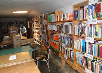 Library gives slum children taste of literary world