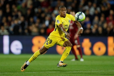 Mbappe strikes as PSG beat 10-man Metz 5-1