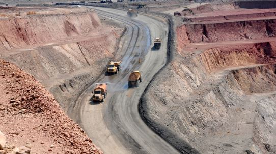 Mining sector suffers poor earnings and little volumes