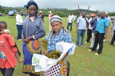 President Uhuru and Raila Odinga begin scramble for vote-rich miraa growing area
