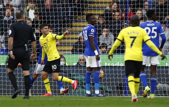 Pulisic back among goals as leaders Chelsea beat Leicester