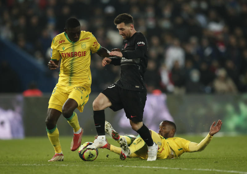 Messi mencetak gol perdana di Ligue 1 saat 10 pemain PSG memimpin: Standar Olahraga