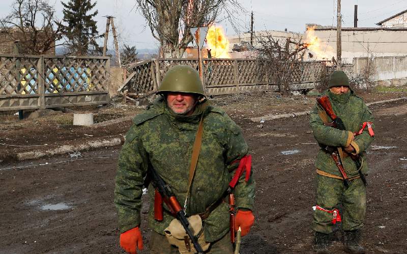 Zelensky dice que Ucrania está en un «punto de inflexión» cuando los rusos se reagrupan cerca de Kiev