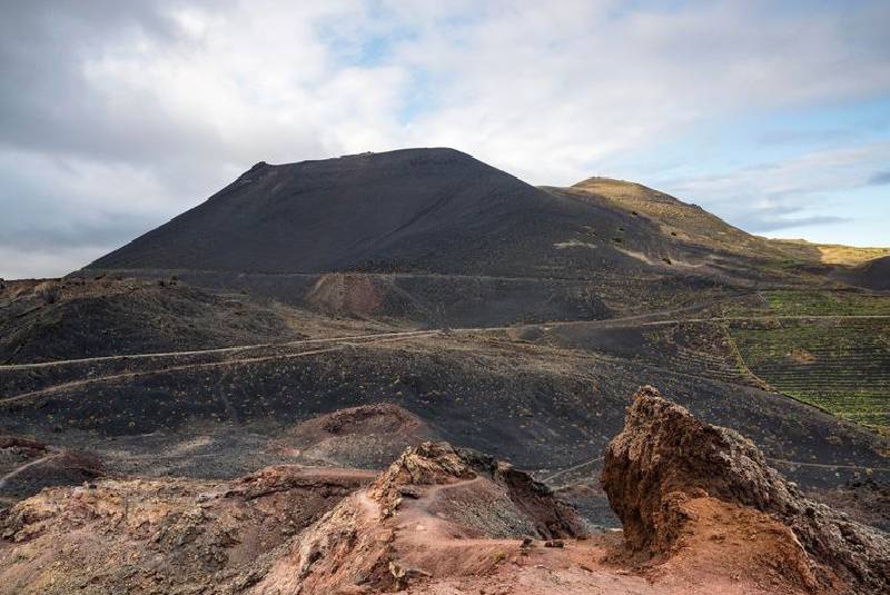 Canary Island volcanic eruption could send tsunami towards Britain