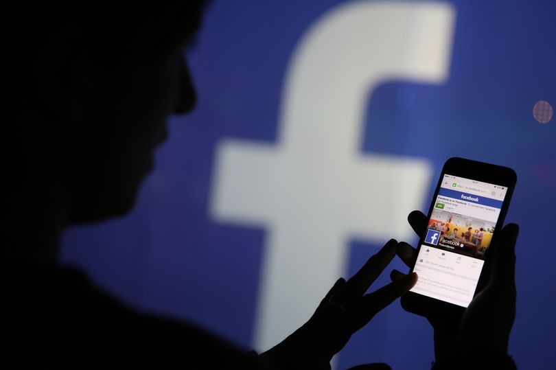 Facebook bug exposes millions of users photos
