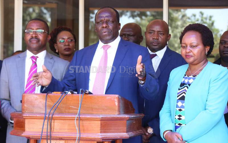 How voters fired performing governors and reelected dwarfs