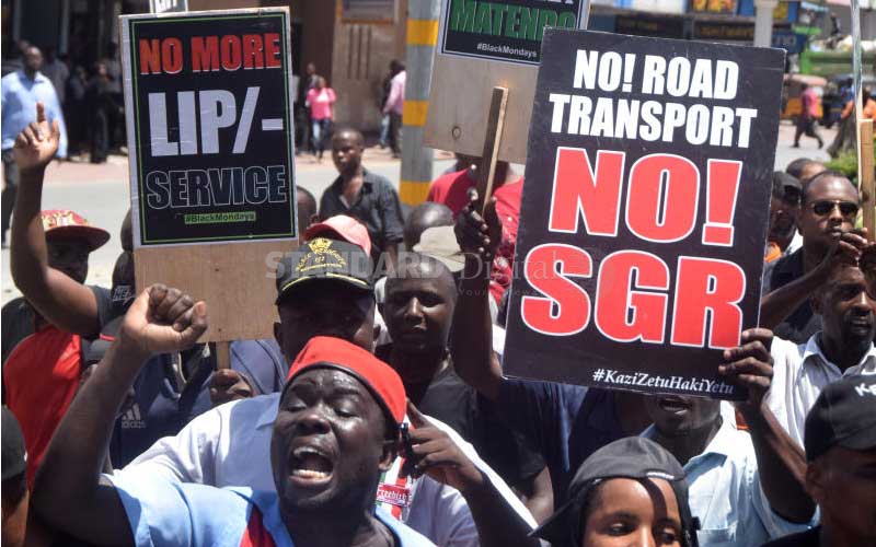 Truckers blame fall in new registrations on the SGR