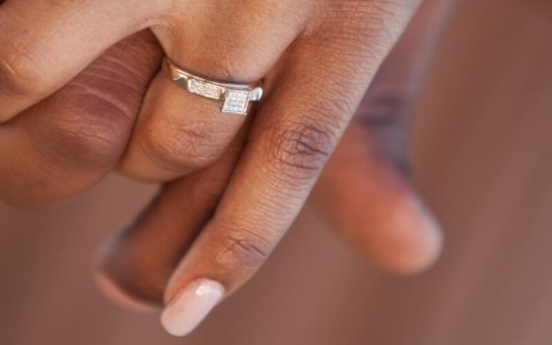 Woman kills husband 14 days after wedding