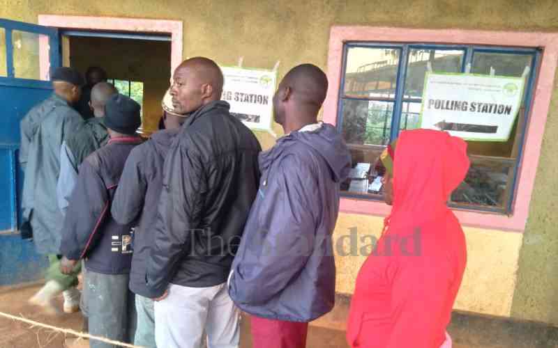 Voters queuing to vote at Ebukwala in Khwisero.