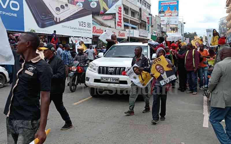 Ruto's supporters at Kenyatta Avenue, Nakuru.