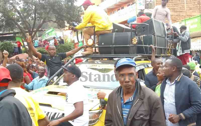 Ndindi Nyoro's suporters celebrating in Muranga