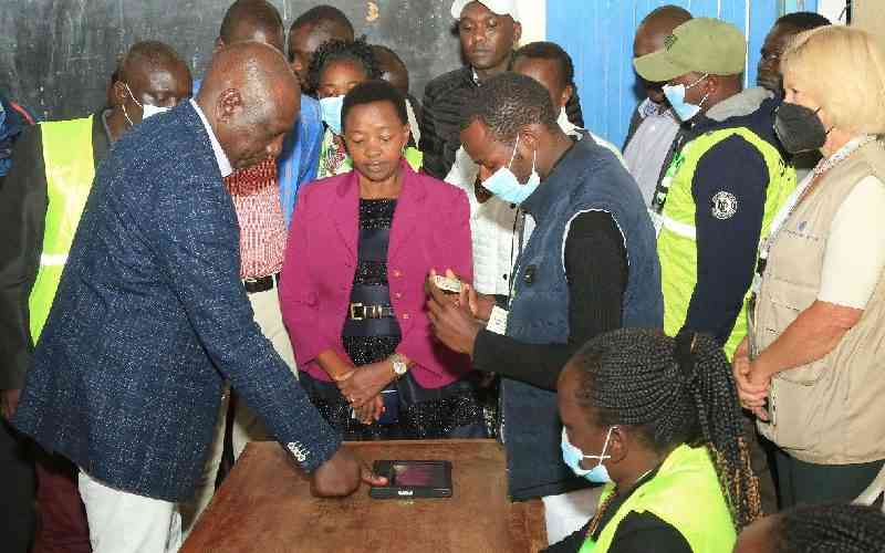 Politicians cast their votes as Kenya decides