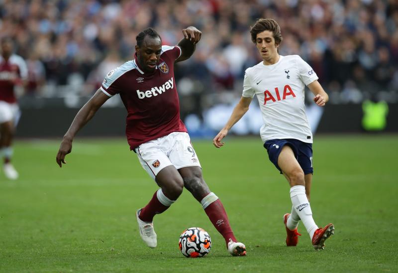 Antonio scores as West Ham sink Tottenham in feisty London derby