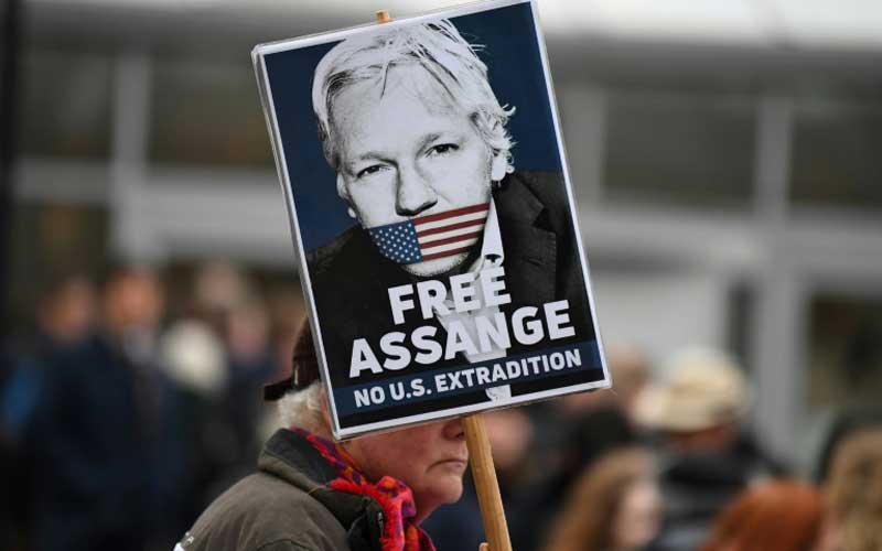 Assange fathered two kids with lawyer in Ecuador embassy: report