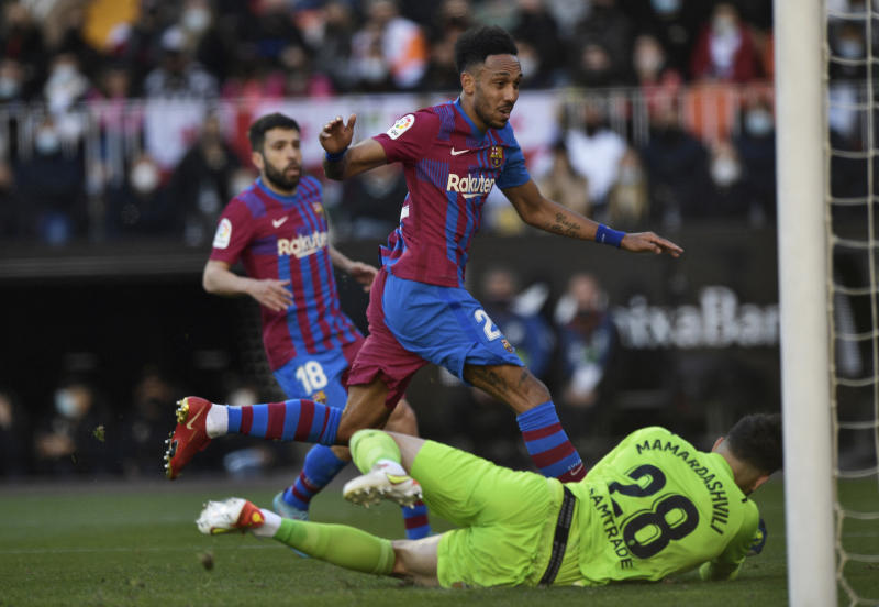 Aubameyang scores twice as Barca roll over Valencia