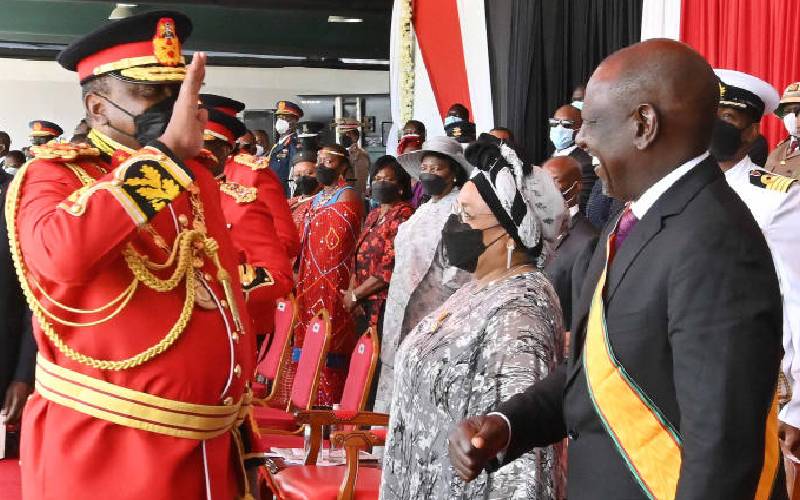 Uhuru, Margaret and Ruto at the Gardens.
