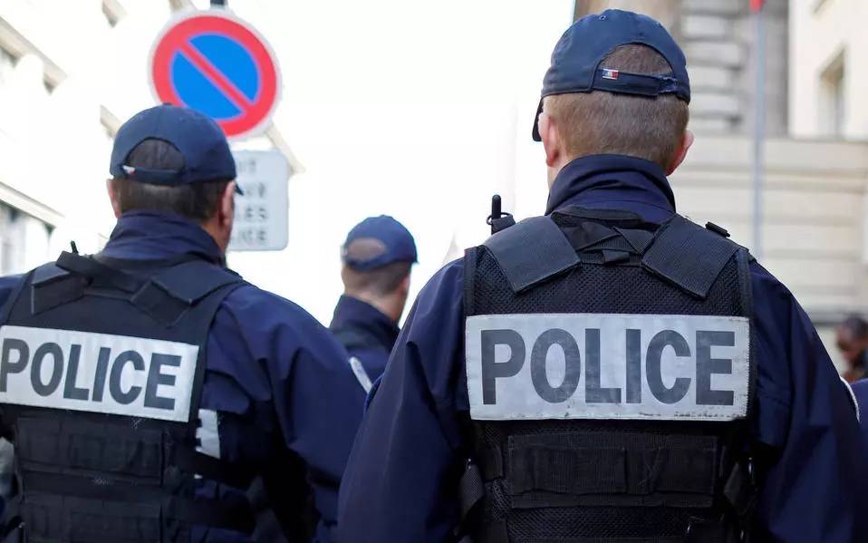 Dozens stage attack on police station in Paris suburb